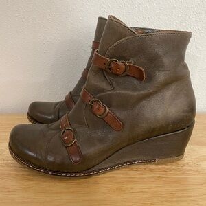 eric michael ankle boot booties taupe retro steampunk wedge 37